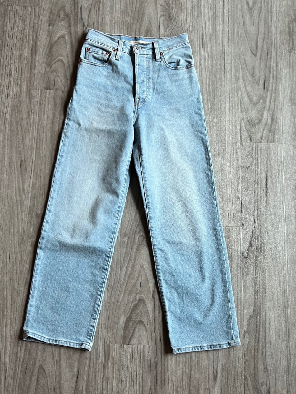 Levi's Ribcage Straight Ankle Jeans (light wash, 24)